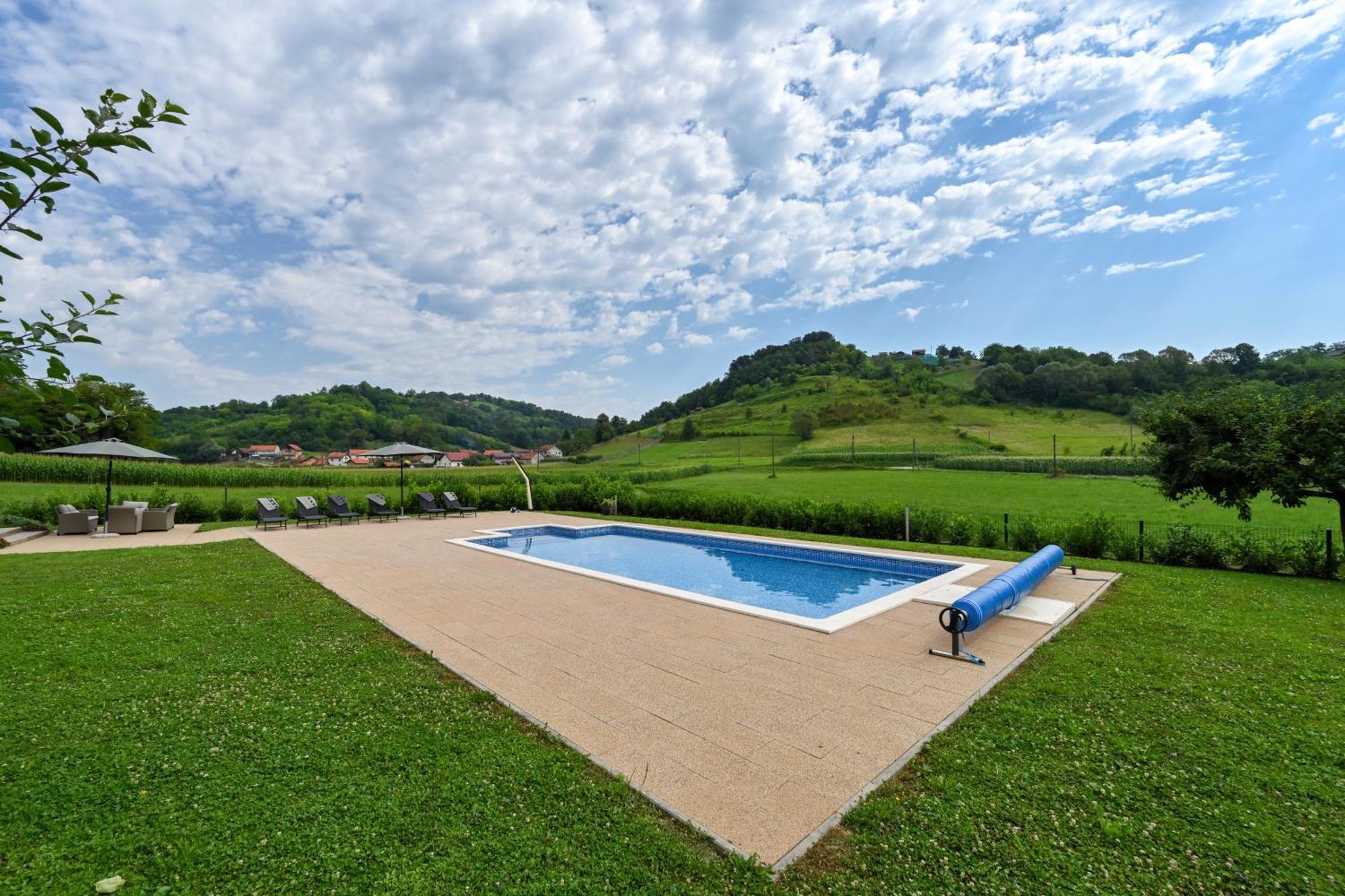 Ruralna Kuca 'Villa Zagorka' Za Odmor Sa Bazenom I Bocalistem Donja Pacetina Exterior photo
