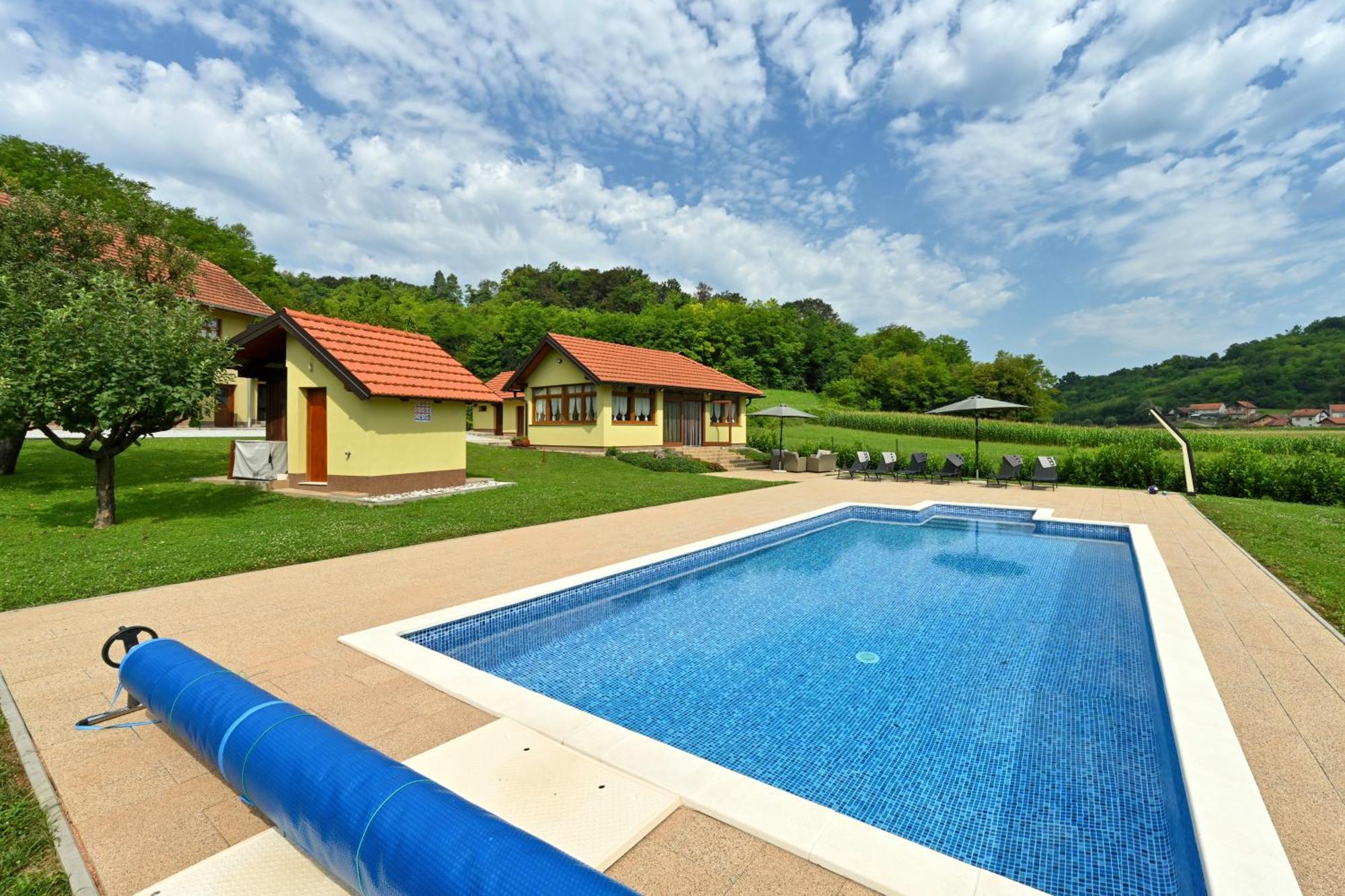 Ruralna Kuca 'Villa Zagorka' Za Odmor Sa Bazenom I Bocalistem Donja Pacetina Exterior photo